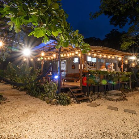Akih Pods Hostel Playa Santa Teresa  Екстер'єр фото