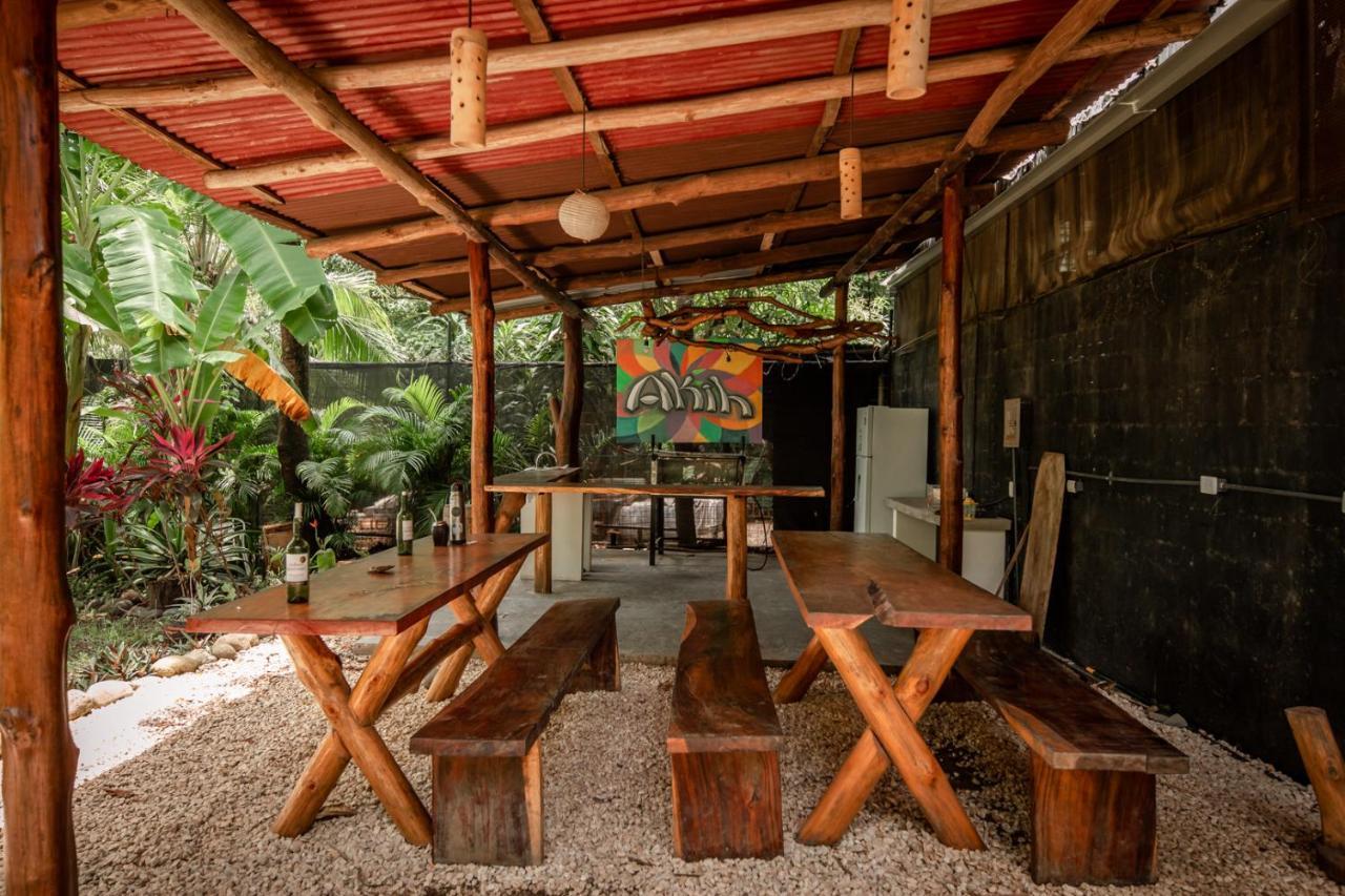 Akih Pods Hostel Playa Santa Teresa  Екстер'єр фото
