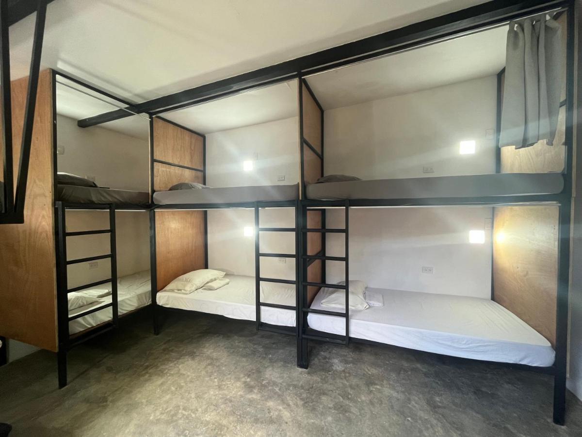 Akih Pods Hostel Playa Santa Teresa  Екстер'єр фото