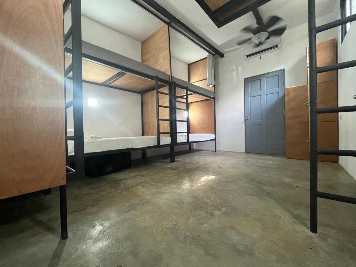 Akih Pods Hostel Playa Santa Teresa  Екстер'єр фото