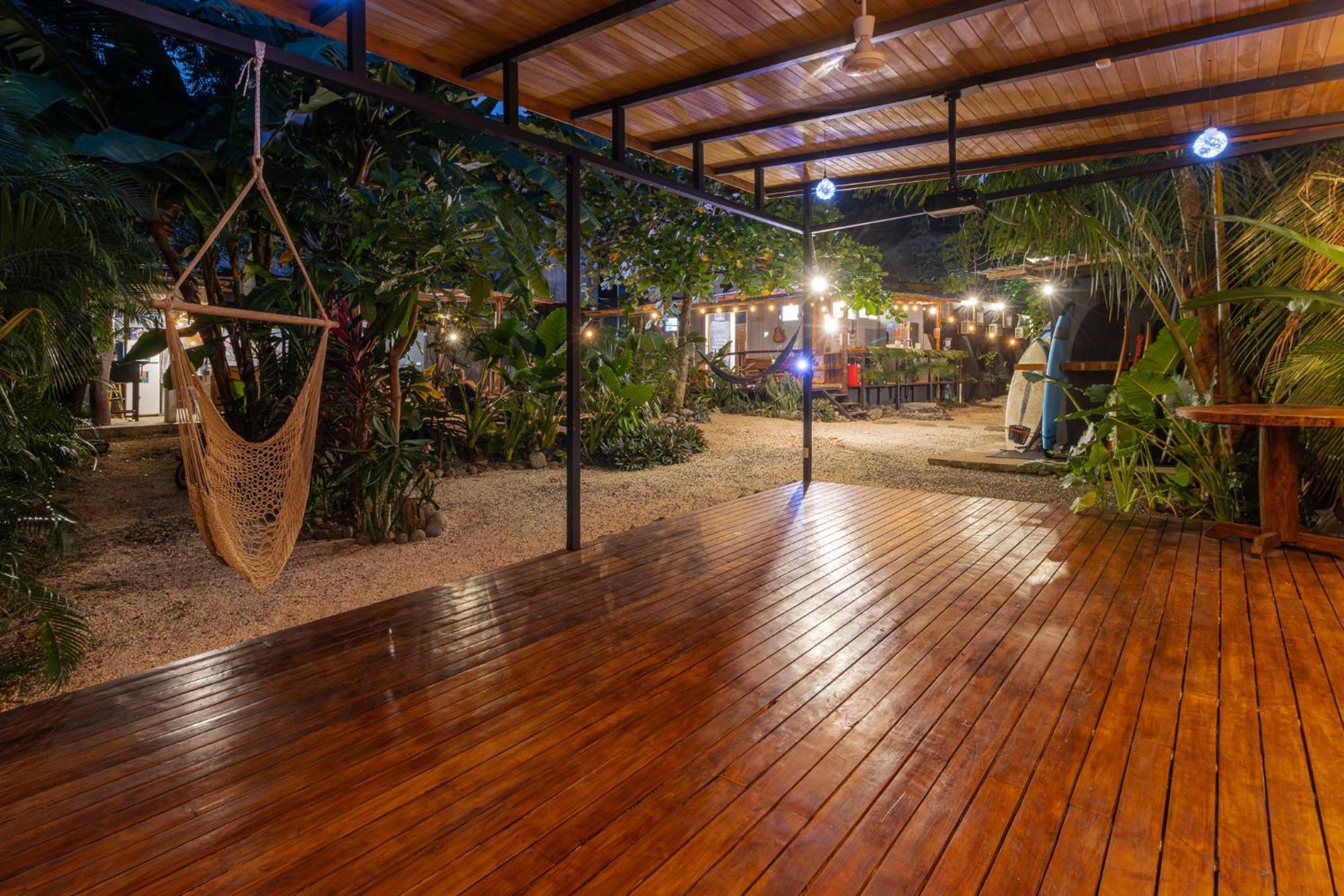 Akih Pods Hostel Playa Santa Teresa  Екстер'єр фото