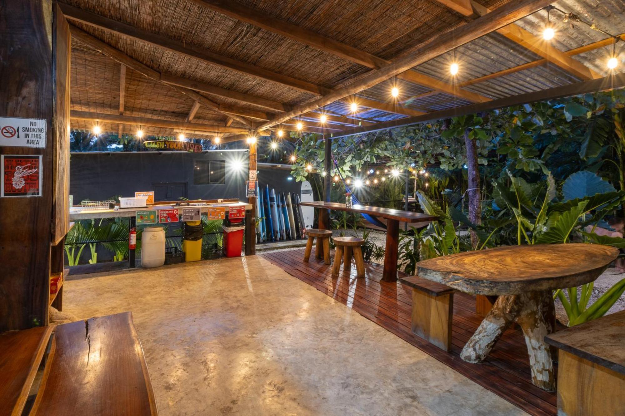 Akih Pods Hostel Playa Santa Teresa  Екстер'єр фото