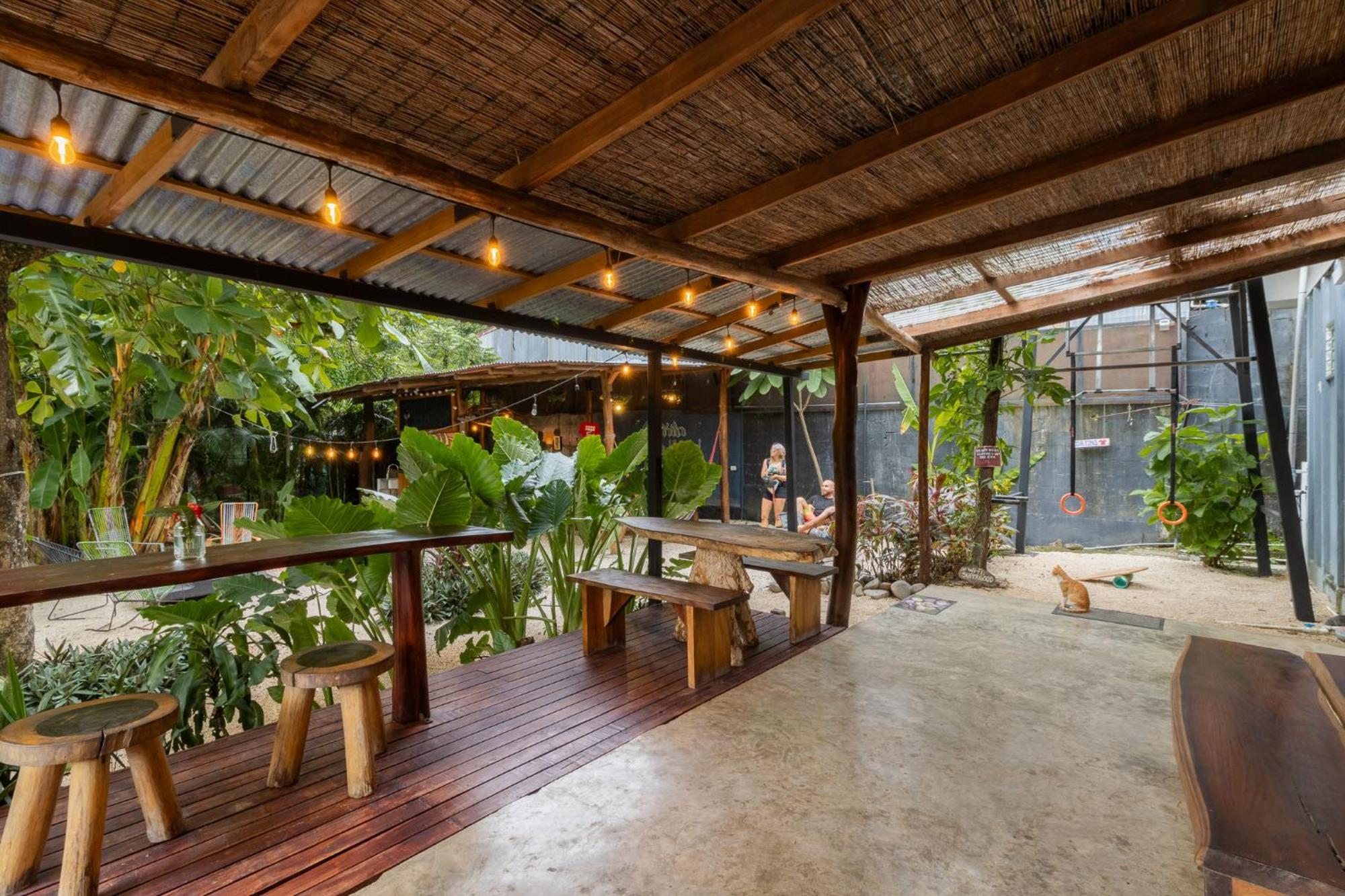 Akih Pods Hostel Playa Santa Teresa  Екстер'єр фото