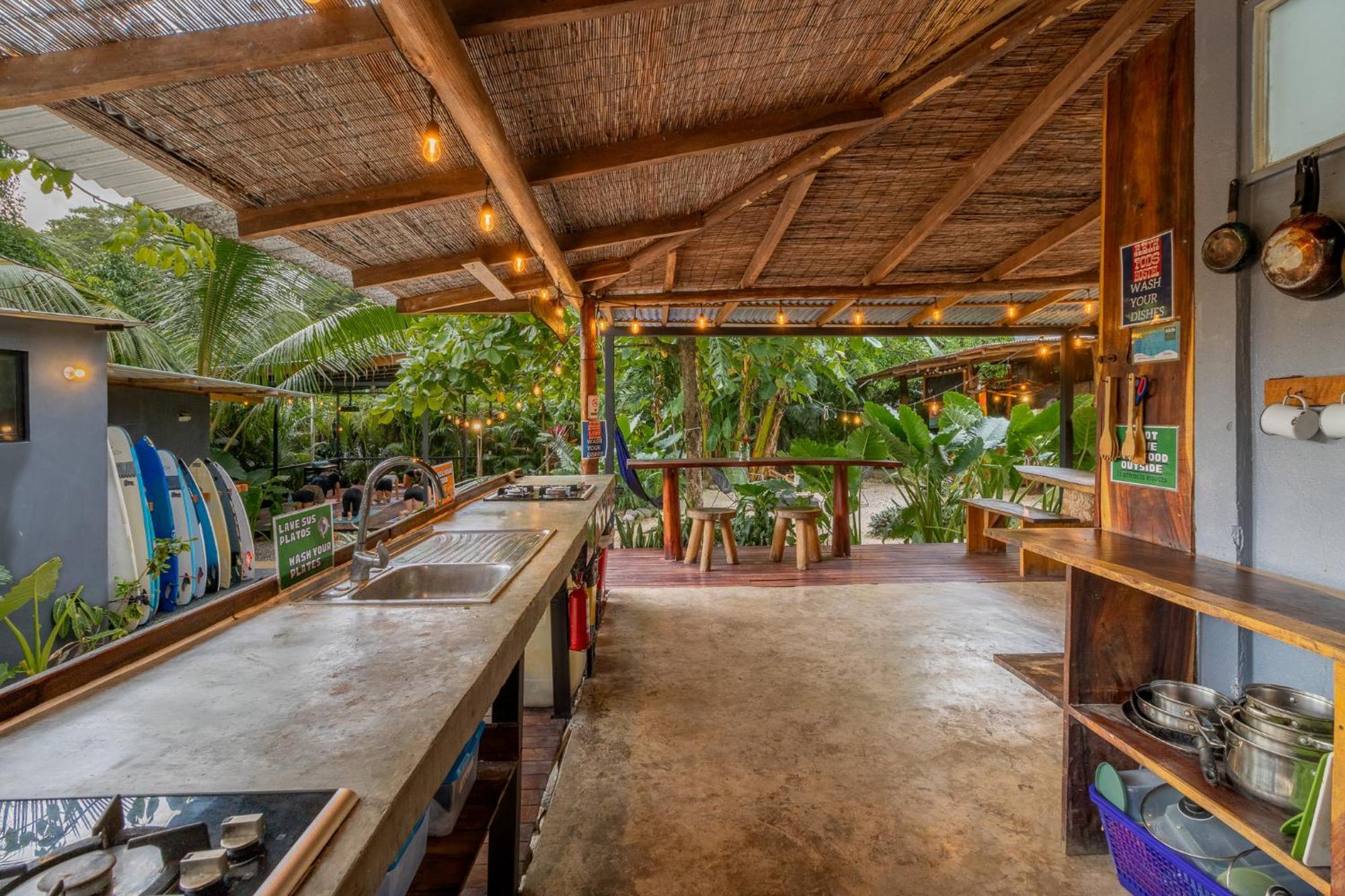 Akih Pods Hostel Playa Santa Teresa  Екстер'єр фото