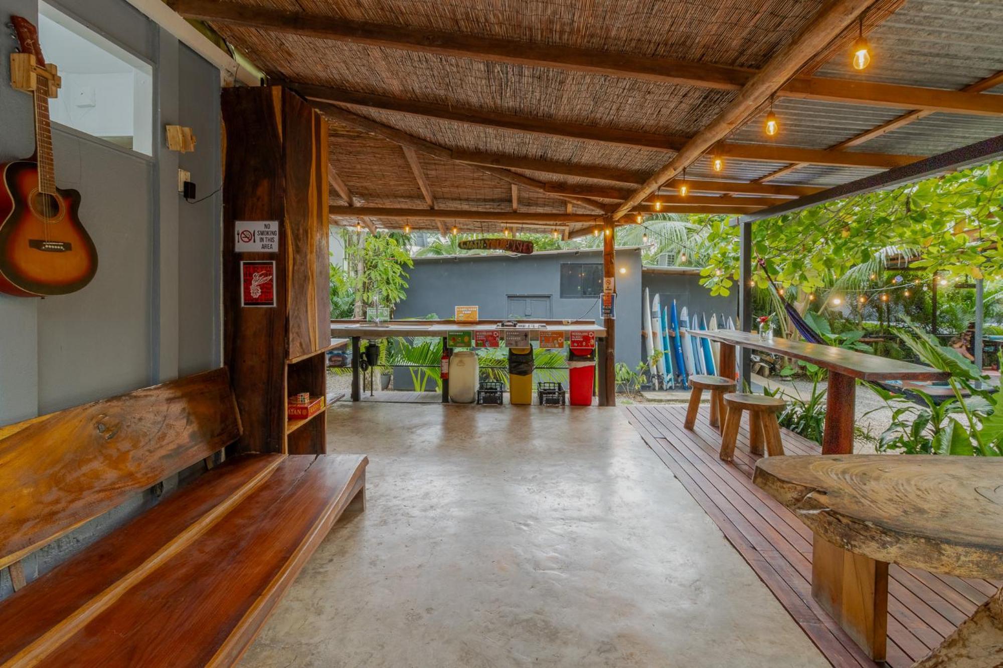 Akih Pods Hostel Playa Santa Teresa  Екстер'єр фото