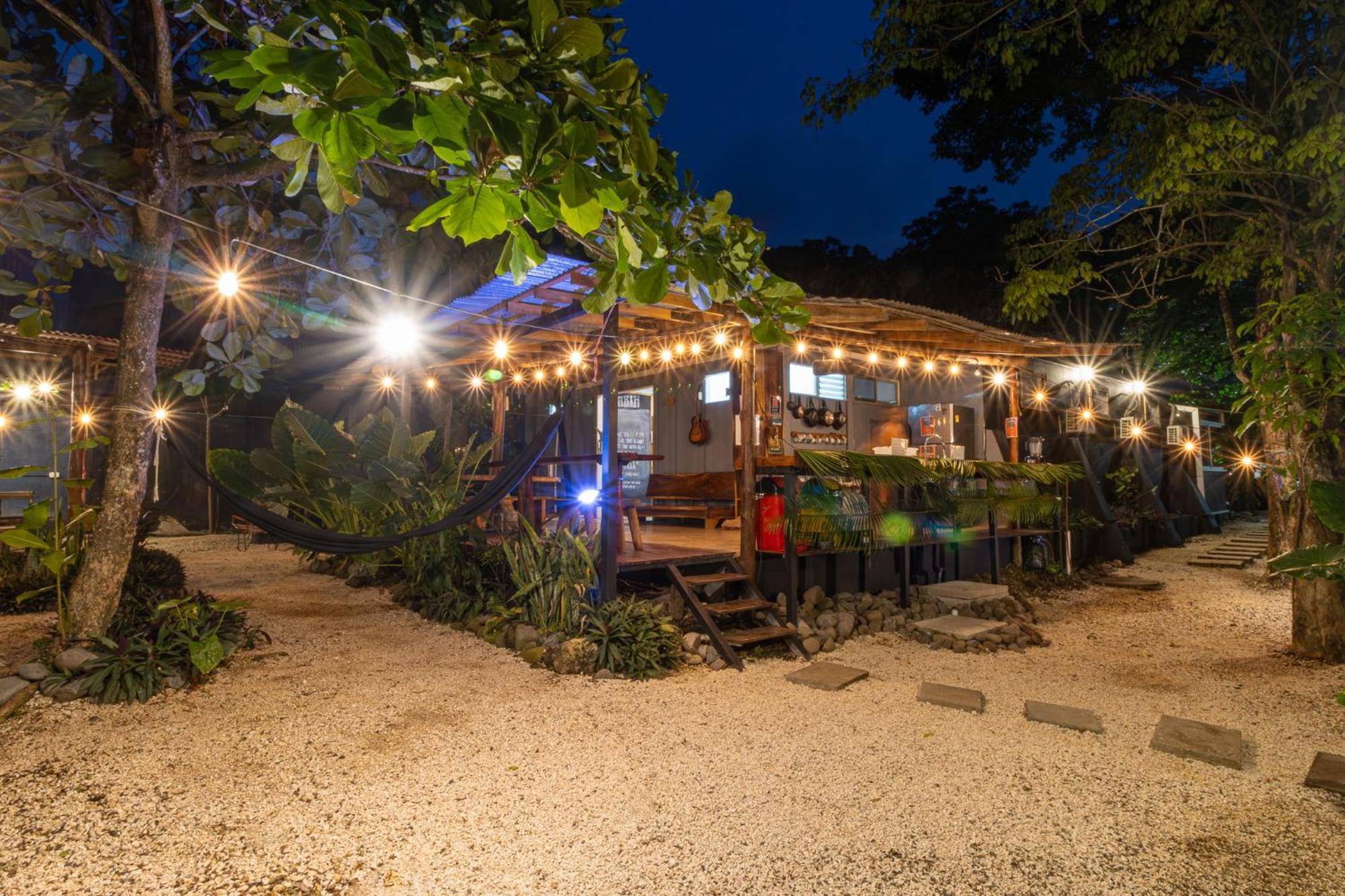 Akih Pods Hostel Playa Santa Teresa  Екстер'єр фото